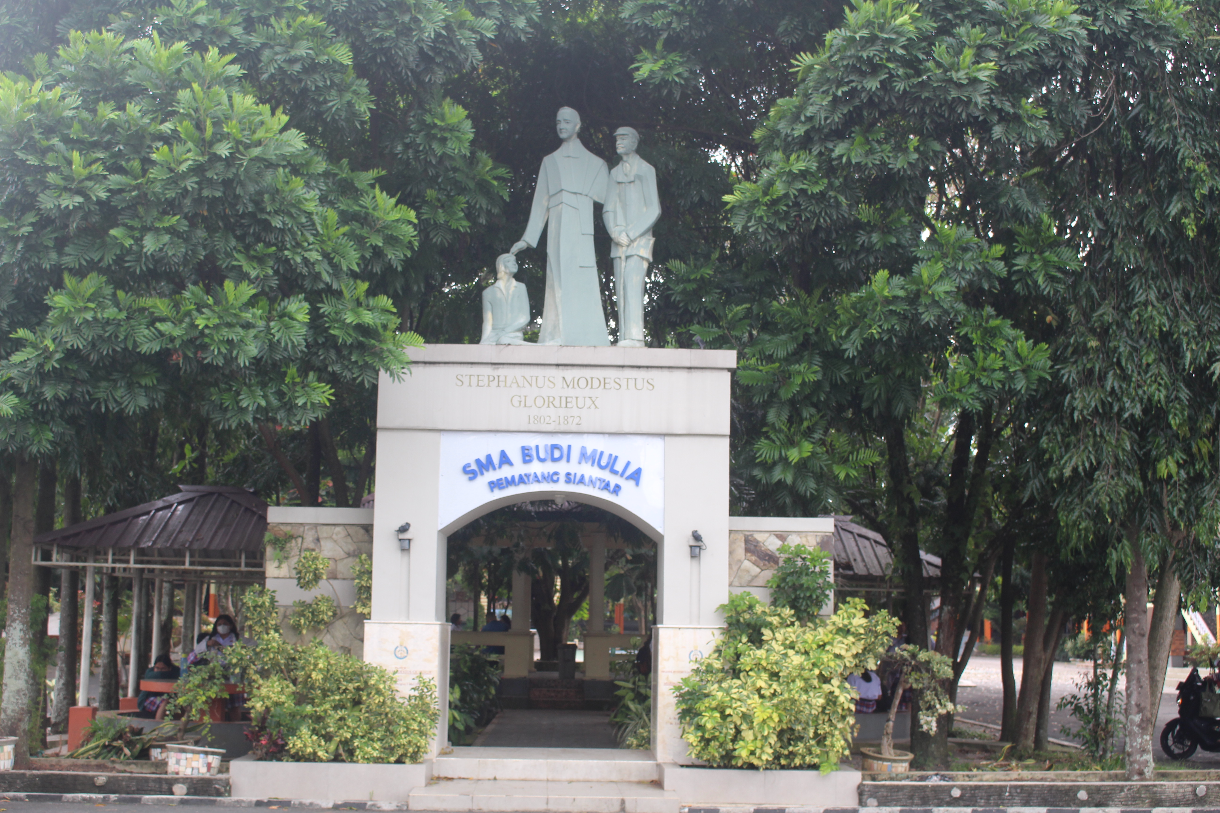 Lapangan Olahraga Terpadu (Basket, Futsal, Voli)